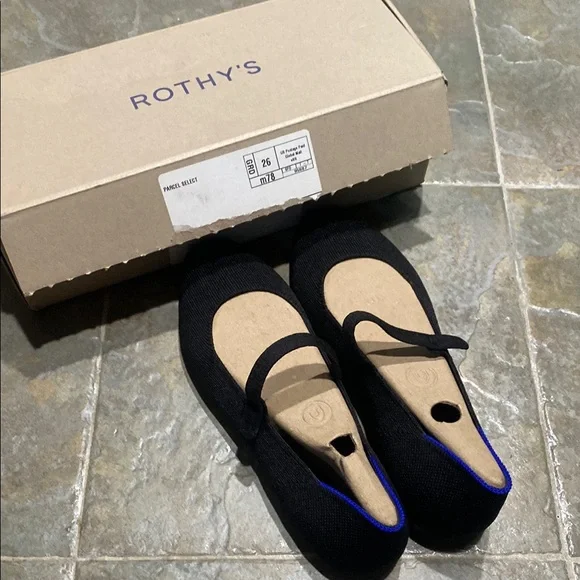 Black Women's Mary Jane Flats - Picture 2 of 3